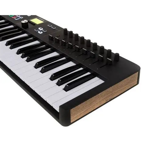 ARTURIA KEYLAB ESSENTIAL 16